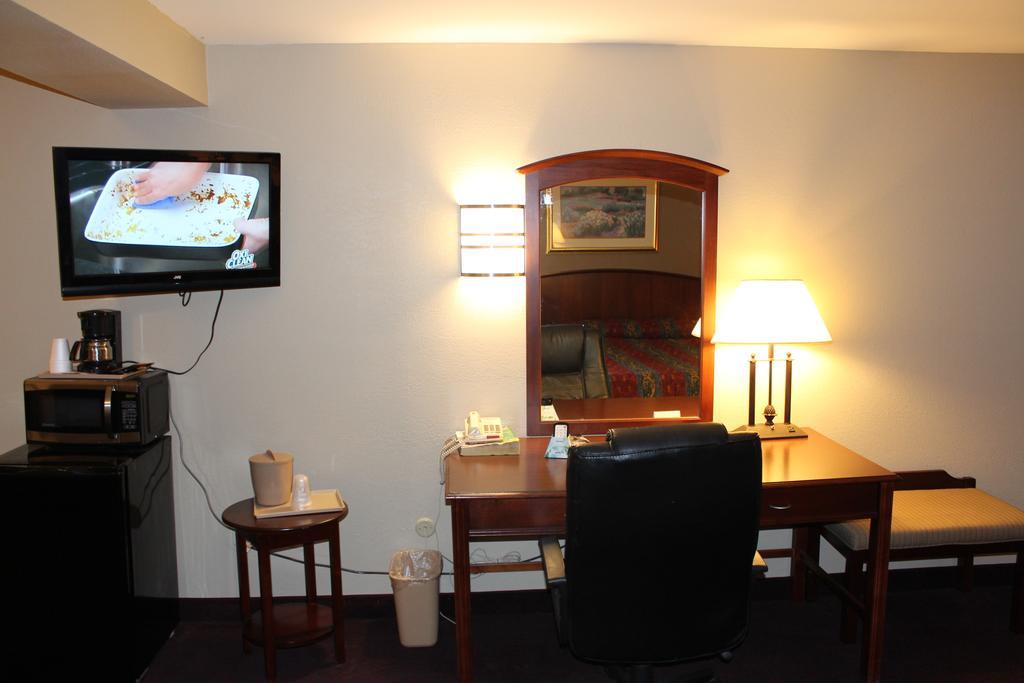 Travel Inn & Suites Flemington Exterior photo